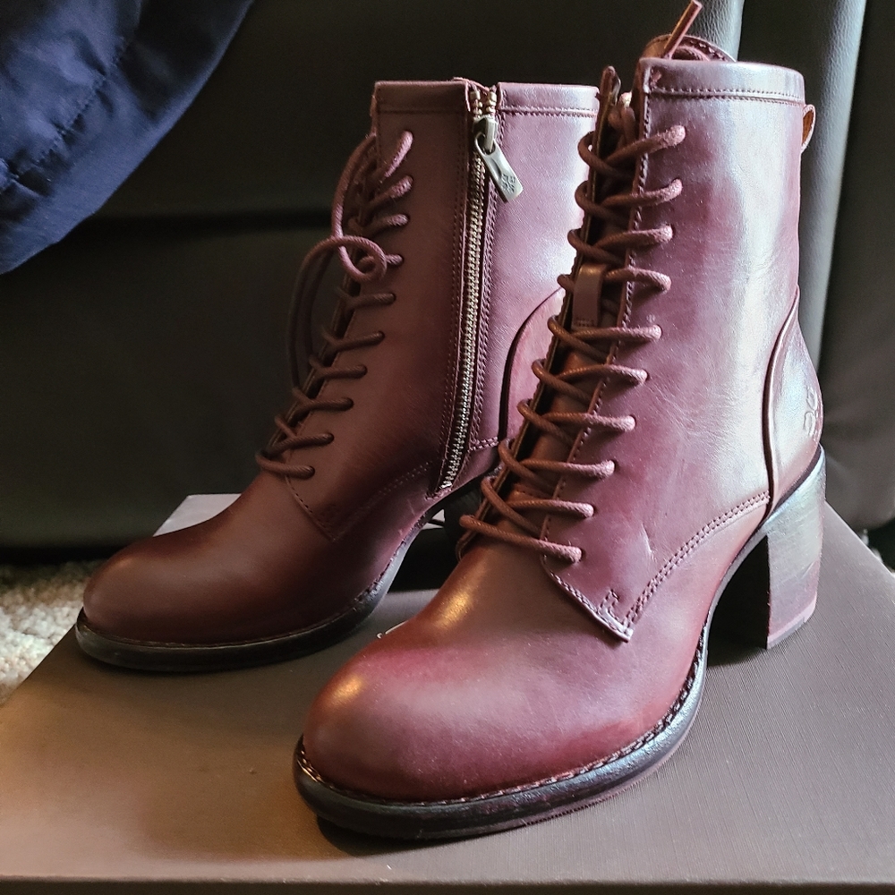 Patricia Nash Sicily Merlot Leather Heeled Boots 6M